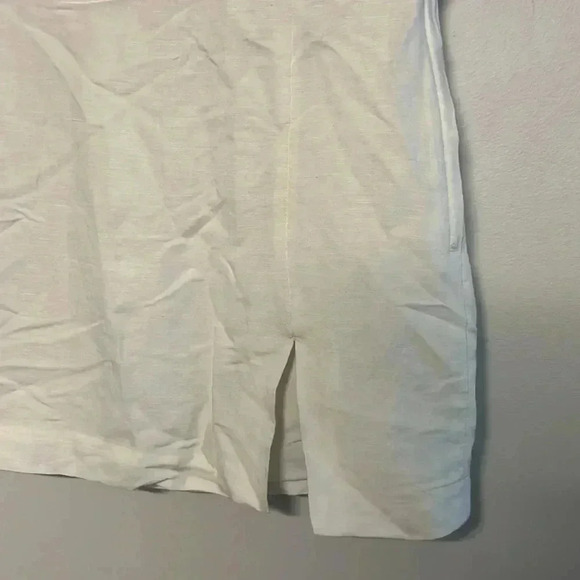 White skirt with slit - Picture 3 of 6